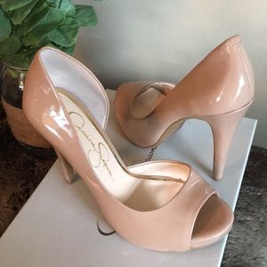 Jessica Simpson Cian peep toe patent nude pump-sz6